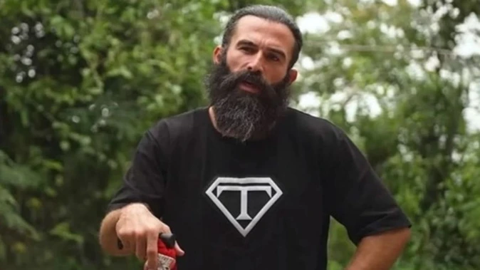 Survivor Turabi dikiş tutturamadı! Bu sefer mikrofonun başına geçecek