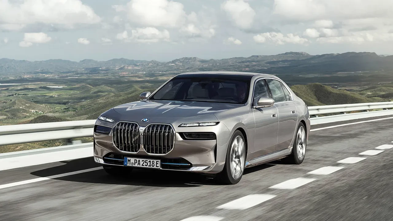 BMW i7