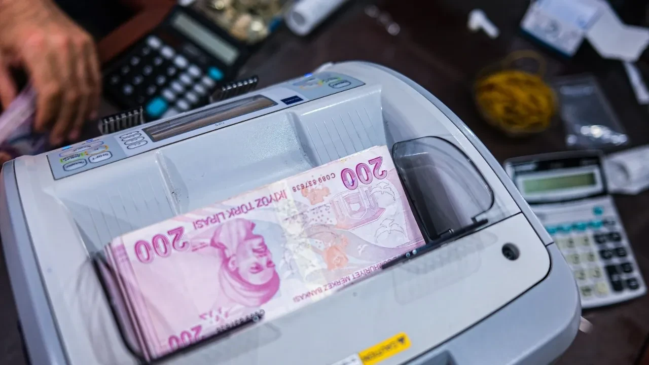 Mevduatta düşüş hızlandı! 1 milyon TL'nin aylık getirisi belli oldu