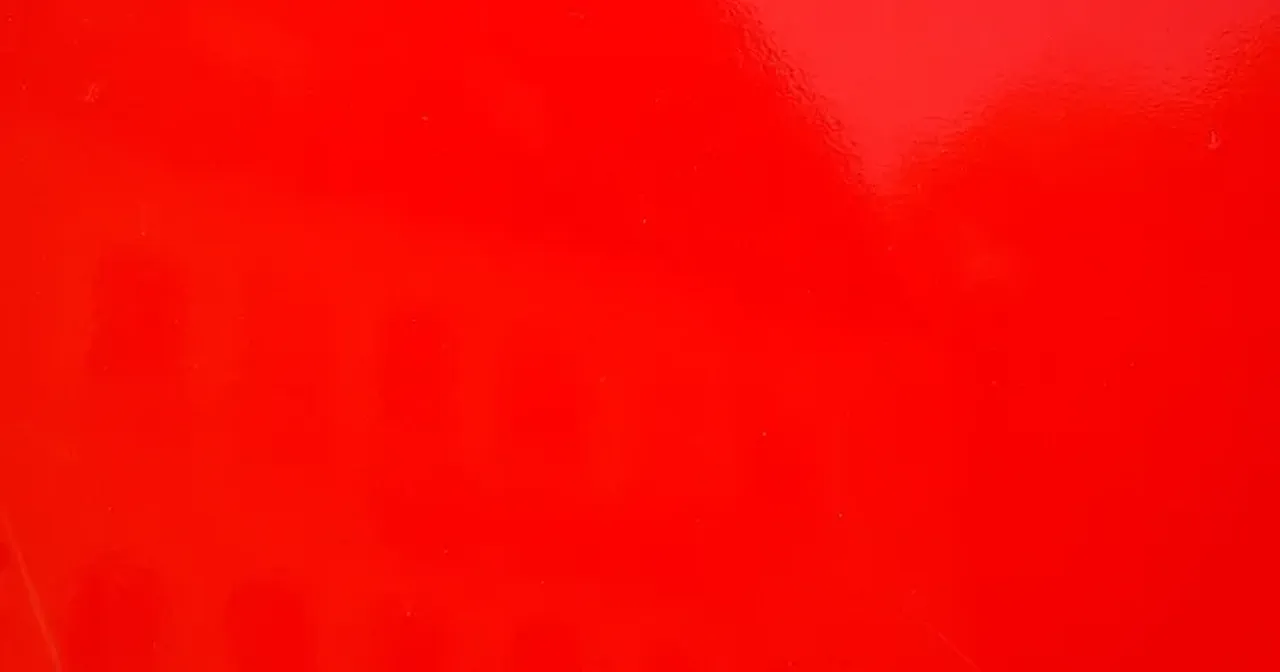 KIRMIZI VE MAVİNİN EZELİ REKABETİ: LİDERLİK TUTKUSU VE DERİN SULARIN SESSİZLİĞİ