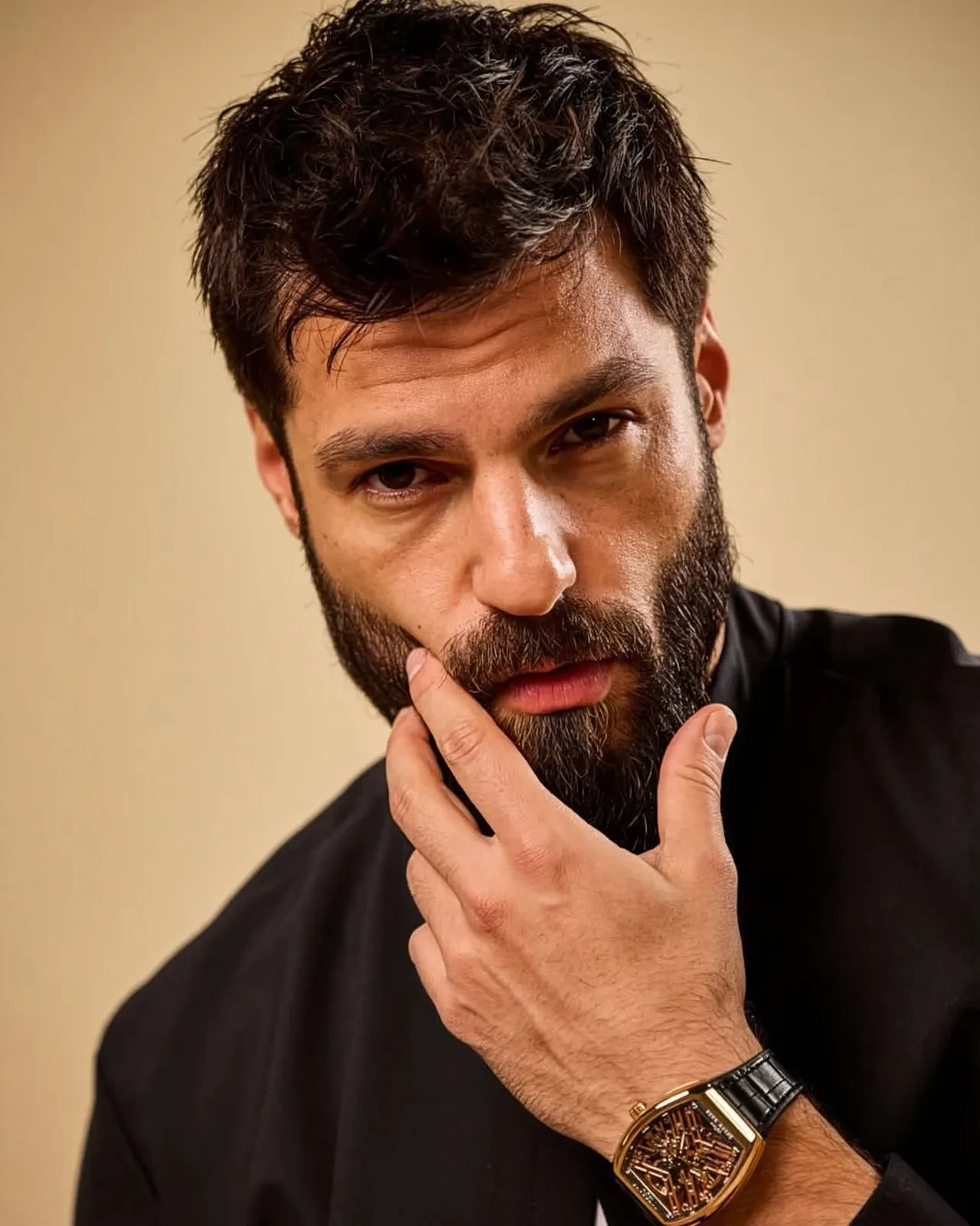 Türkiye’nin en yakışıklı oyuncuları listelendi! Bu kez sıralamayı yapay zeka yaptı: Zirvede bakın hangi isim yer aldı