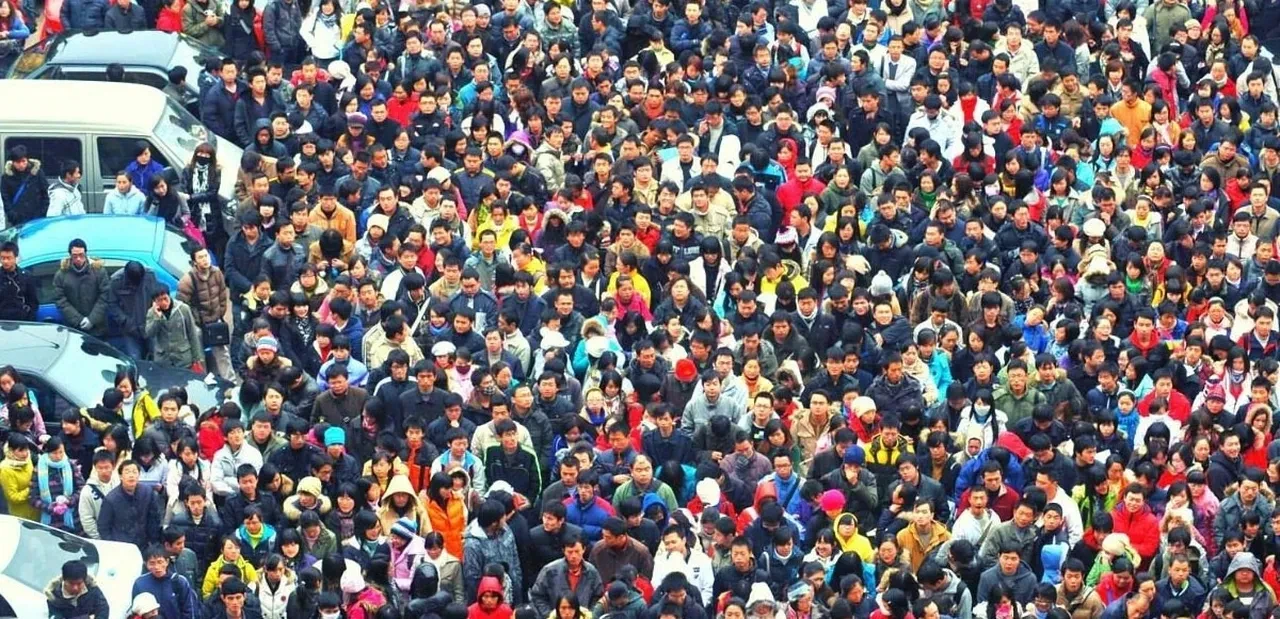 Dünyanın en kalabalık ülkeleri belli oldu! Yaşamak değil, nefes almak bile zor