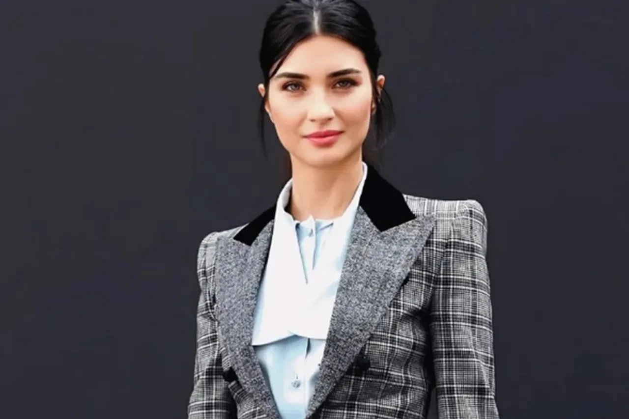 Türkiye’nin en güzel kadın oyuncuları seçildi! Yapay zekaya göre bakın hangi ünlü kadın ilk sırada yer aldı