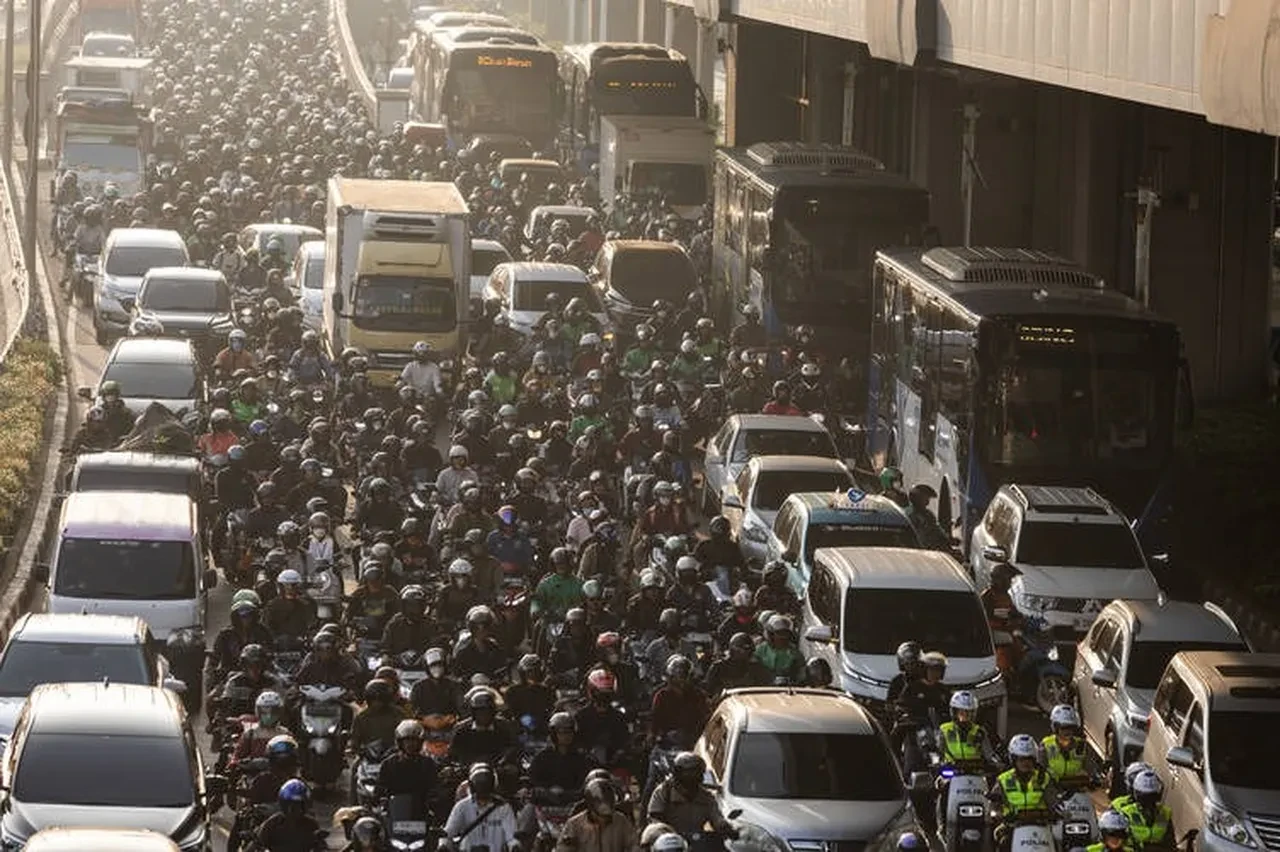 Dünyanın en kalabalık ülkeleri belli oldu! Yaşamak değil, nefes almak bile zor