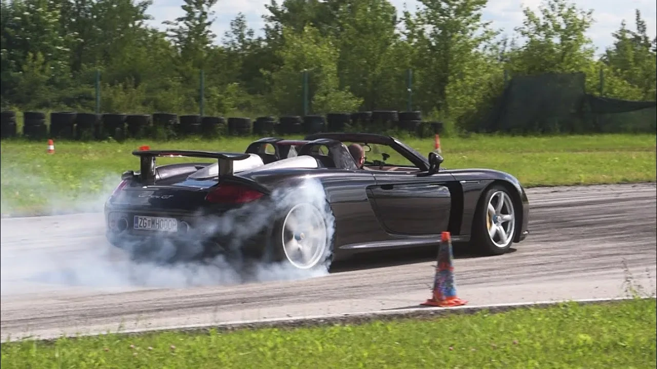 PORSCHE CARRERA GT