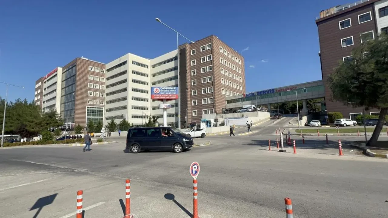 Ayağına bastığı için bunları yaptı! 14 yaşındaki çocuk yaşam savaşı veriyor