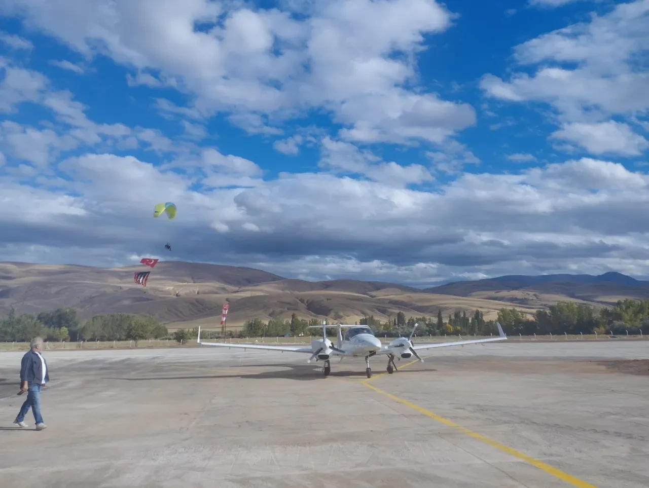 Türkiye'nin ilk ilçe havaalanı Divriği Havaalanı yeniden açılıyor! 'Bu iniş geçmişe vefa, geleceğe başlangıçtır'