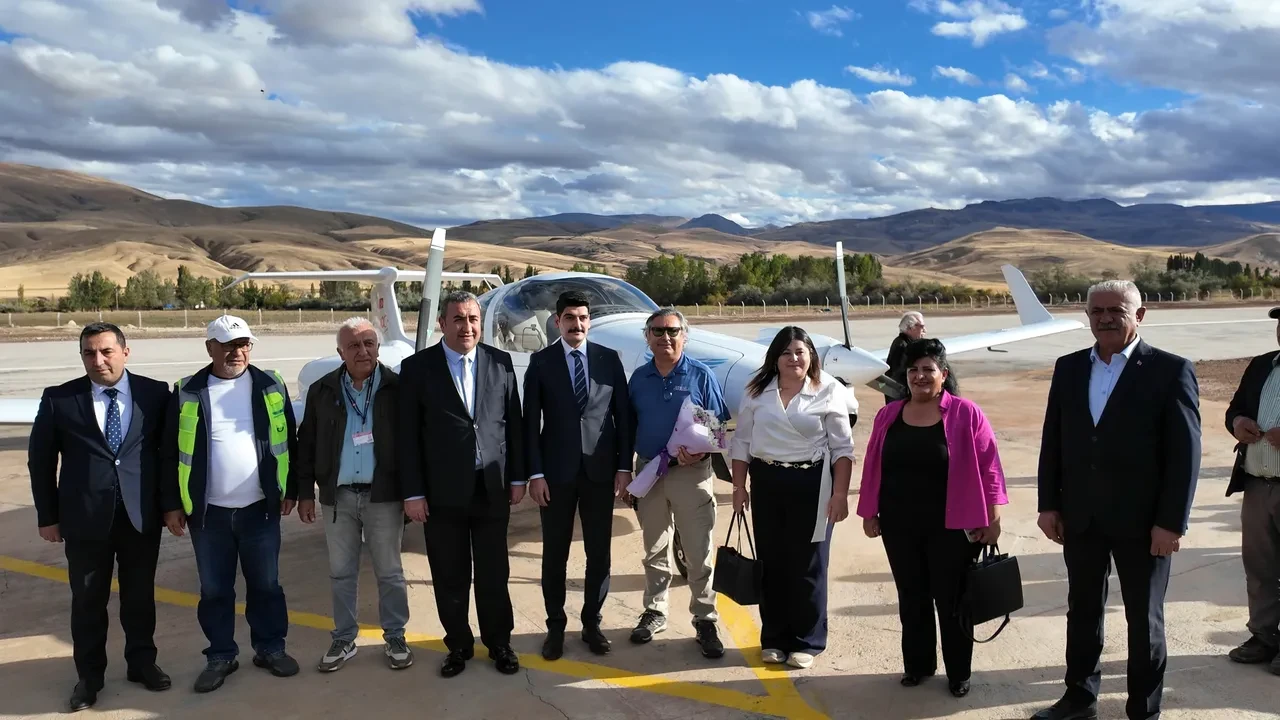 Türkiye'nin ilk ilçe havaalanı Divriği Havaalanı yeniden açılıyor! 'Bu iniş geçmişe vefa, geleceğe başlangıçtır'