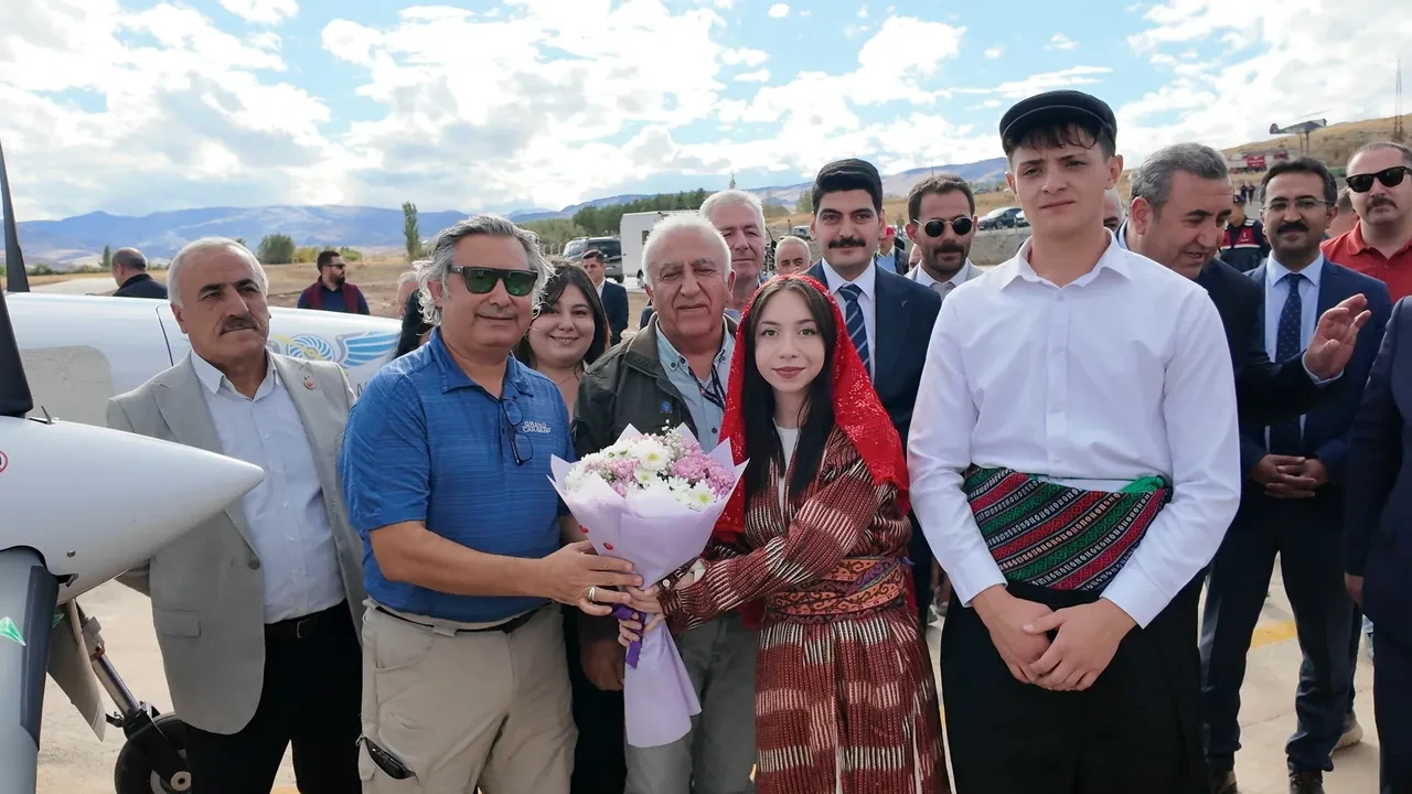 Türkiye'nin ilk ilçe havaalanı Divriği Havaalanı yeniden açılıyor! 'Bu iniş geçmişe vefa, geleceğe başlangıçtır'