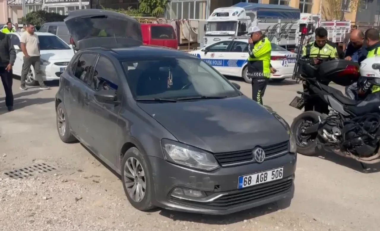 Çocuk işçi patronunun aracını çalıp kız arkadaşını gezmeye götürdü!