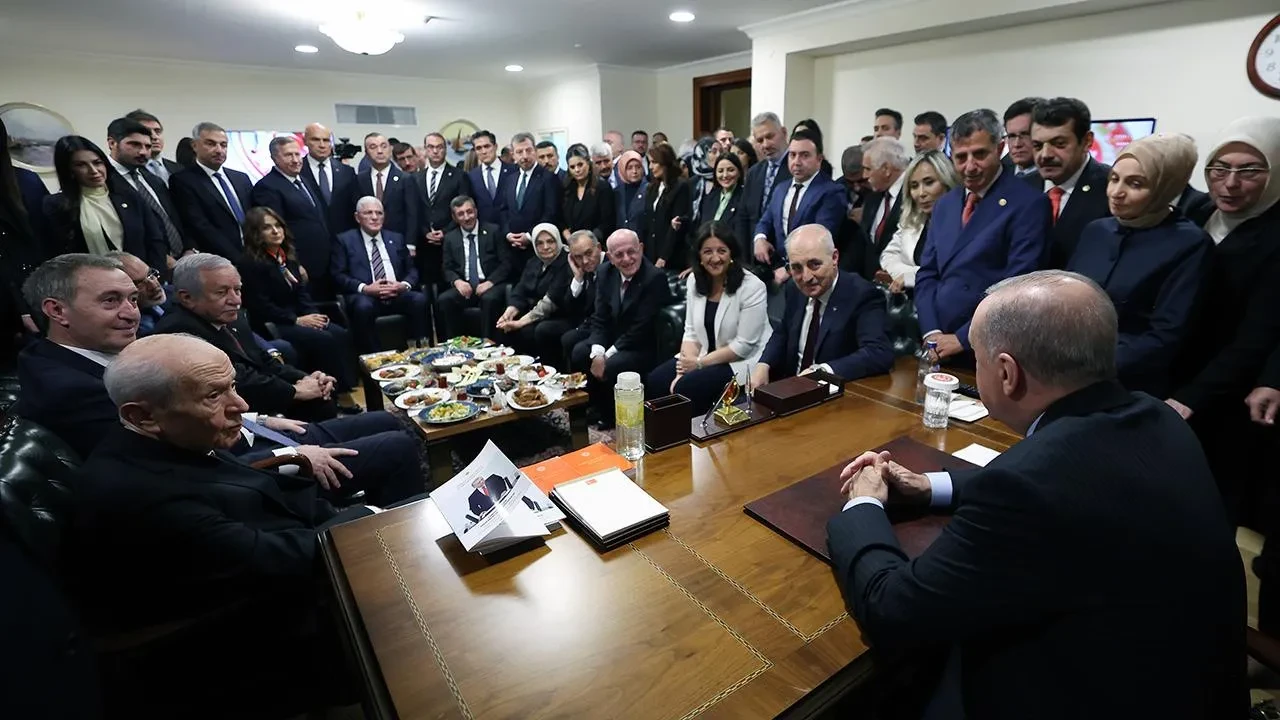 Cumhurbaşkanı Erdoğan'dan TBMM'de sürpriz görüşme!
