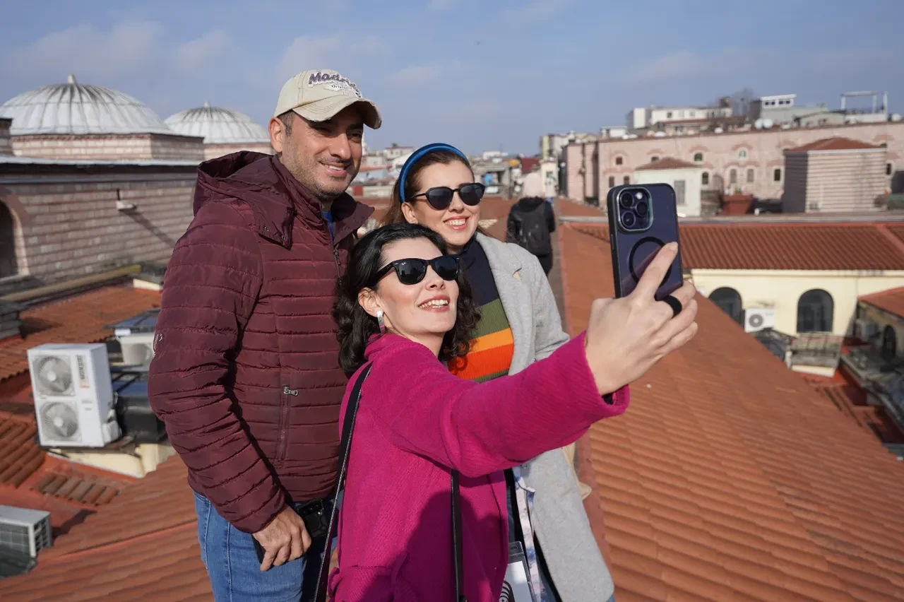 Fatih Belediyesi’nden Kapalıçarşı hanlar turu: “İstanbul’un saklı köşelerinde tarihî yolculuk”