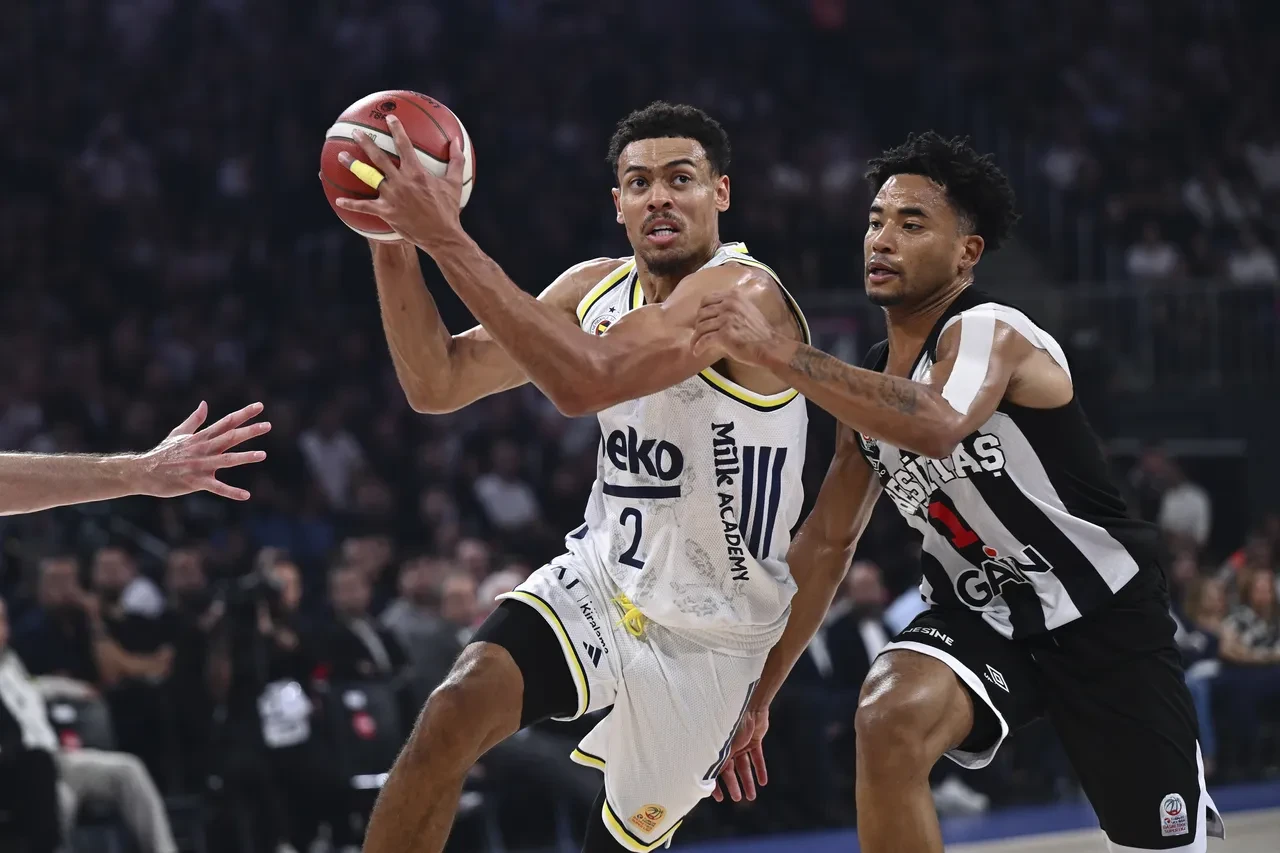 Fenerbahçe Beko maçı hangi kanalda, saat kaçta? EuroLeague'de Paris Basketball karşısında ilk maçına çıkacak