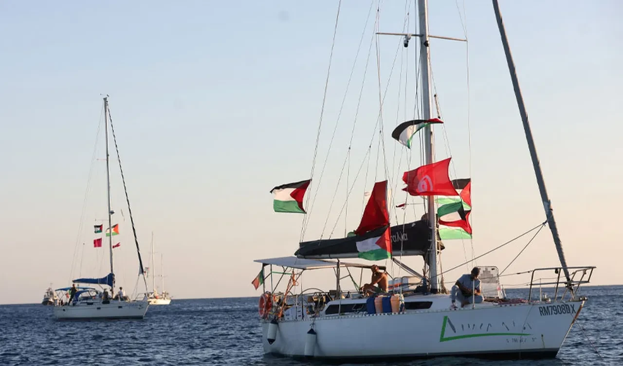 Gazze için yola çıkan Sumud Filosu'ndakiler güvenlik pozisyonunda! İsrail gemileri yaklaşıyor