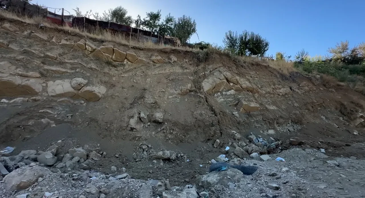 Hakkari'de gizemli keşif! Esnaf yetkililere seslendi: İlk kez oluyor