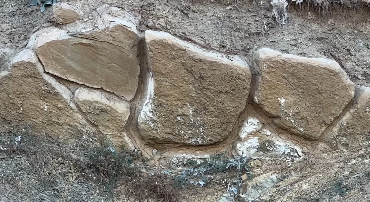 Hakkari'de gizemli keşif! Esnaf yetkililere seslendi: İlk kez oluyor