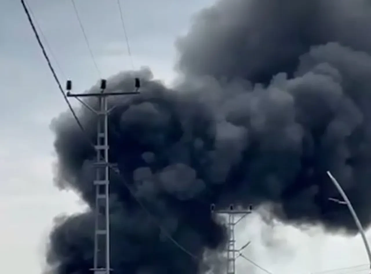 İstanbul'da fabrika yangını! Çok sayıda ekip sevk edildi