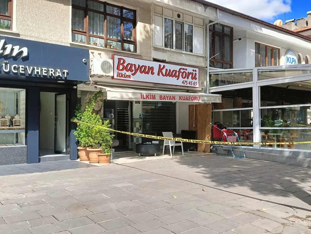 Kadın kuaförüne pompalı tüfekle saldırı! Peş peşe tetiğe bastı 