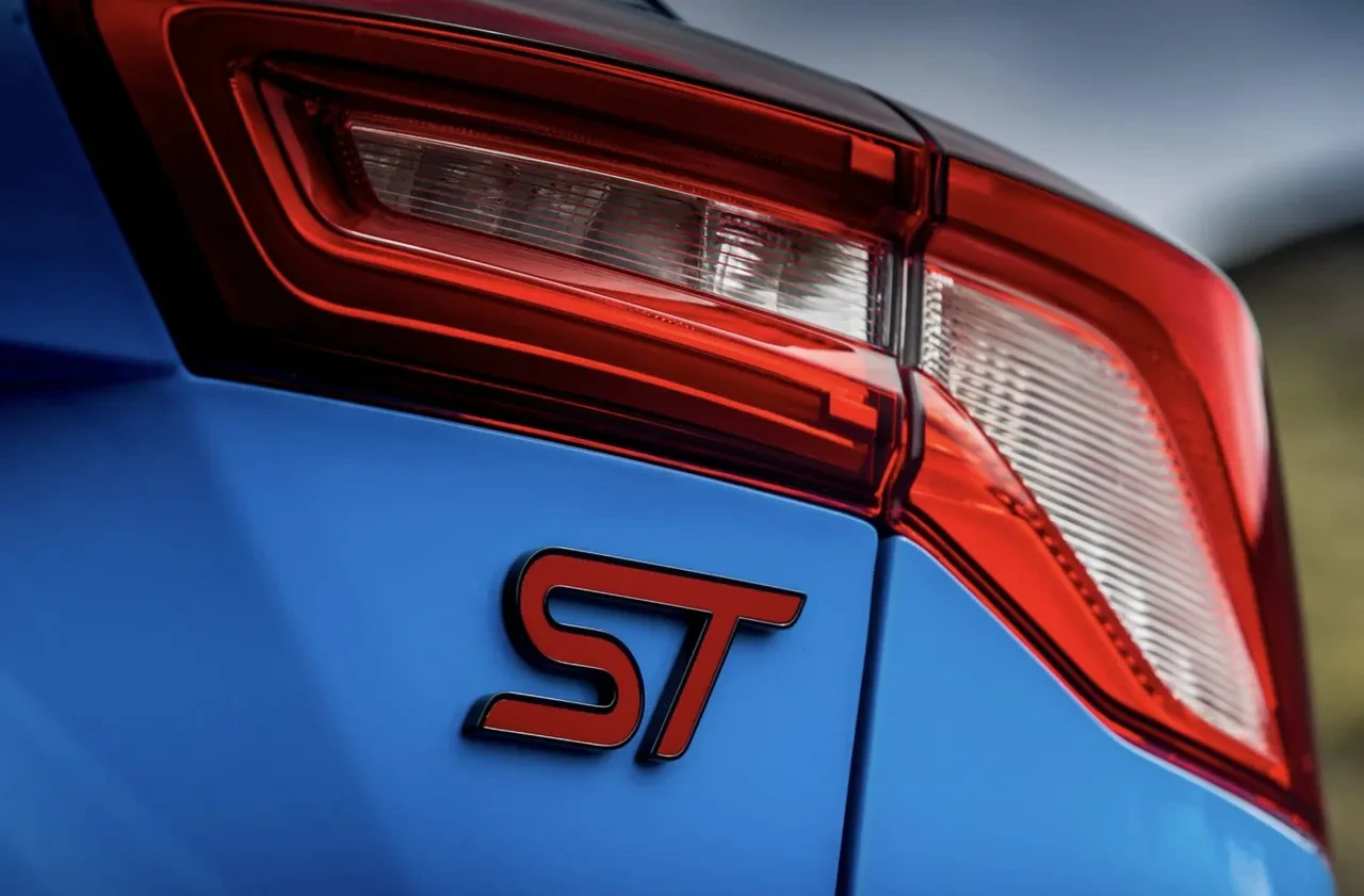 Otomobil camiasından kötü haber! Bir efsane daha sessizce sahneden çekildi