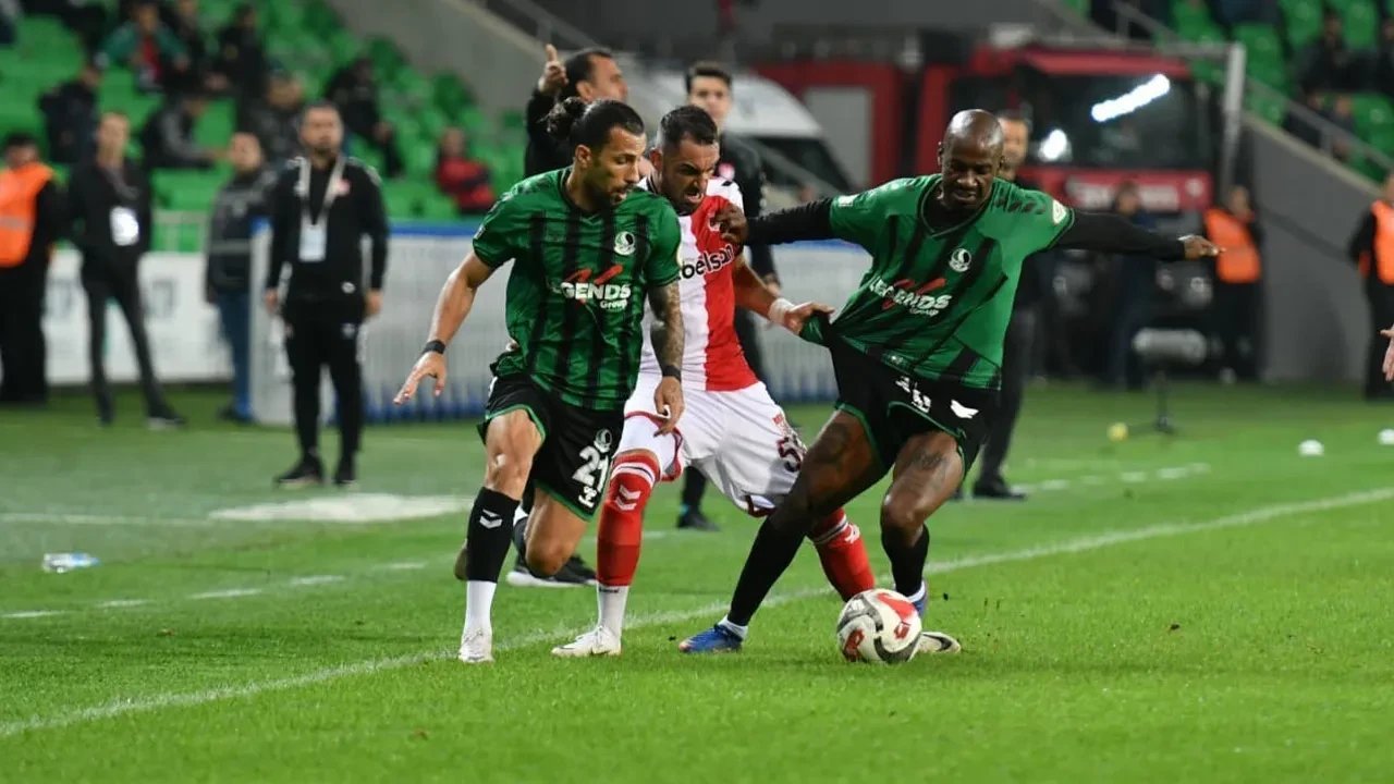 Sakaryaspor Teknik Direktörü Sütlü’den kural hatası açıklaması