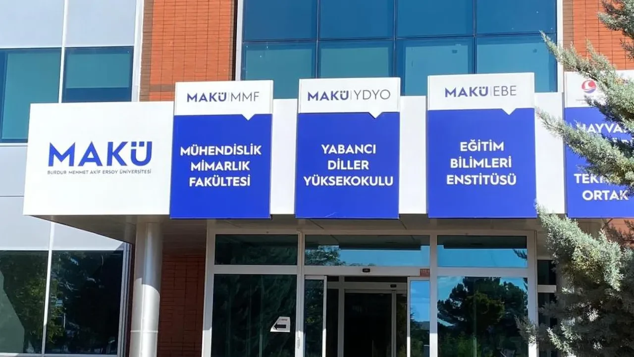 Üniversitede taciz skandalı! Mesajları görünce rektörlüğe bildirdi