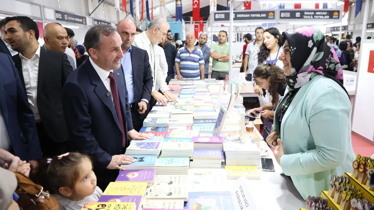 100 yayınevi ve 75 yazarın katılacağı 9. Sultanbeyli Kitap Fuarı başlıyor: Sürpriz etkinlikler var!