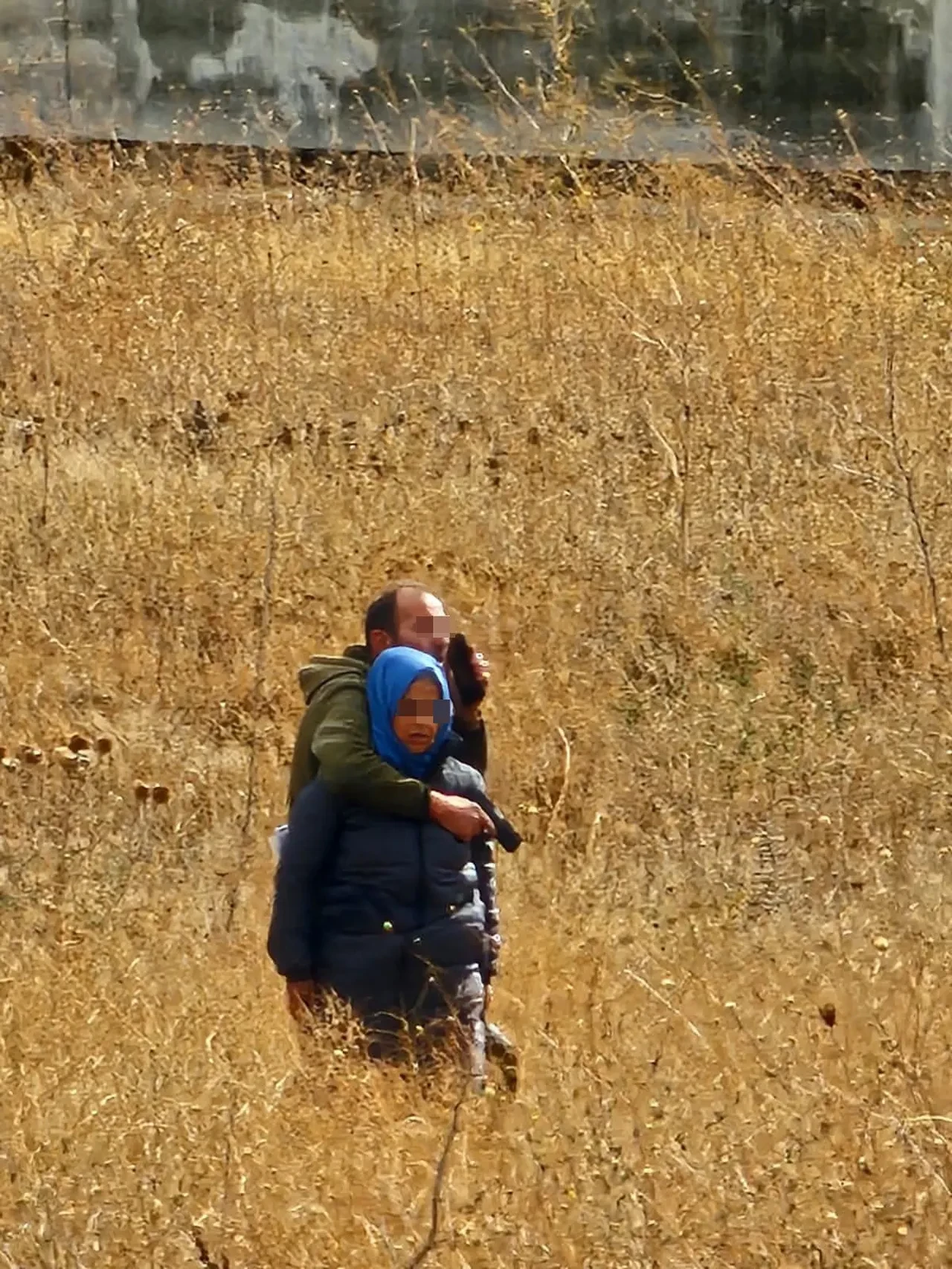 Ankara'da korku dolu anlar! Eski eşini rehin alıp kafasına silah dayadı