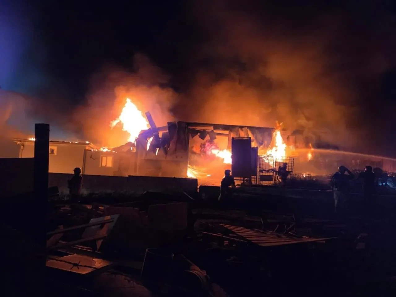 Ankara'da yangın paniği! Alevler geceyi aydınlattı, ekipler seferber oldu