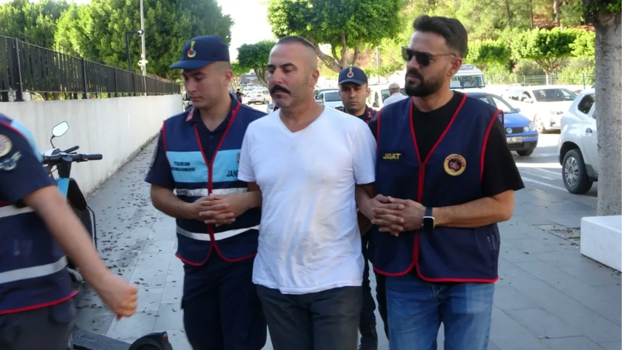 Çöp kamyonunda mesai arkadaşı katletti! Vahşi cinayetin nedeni şoke etti 