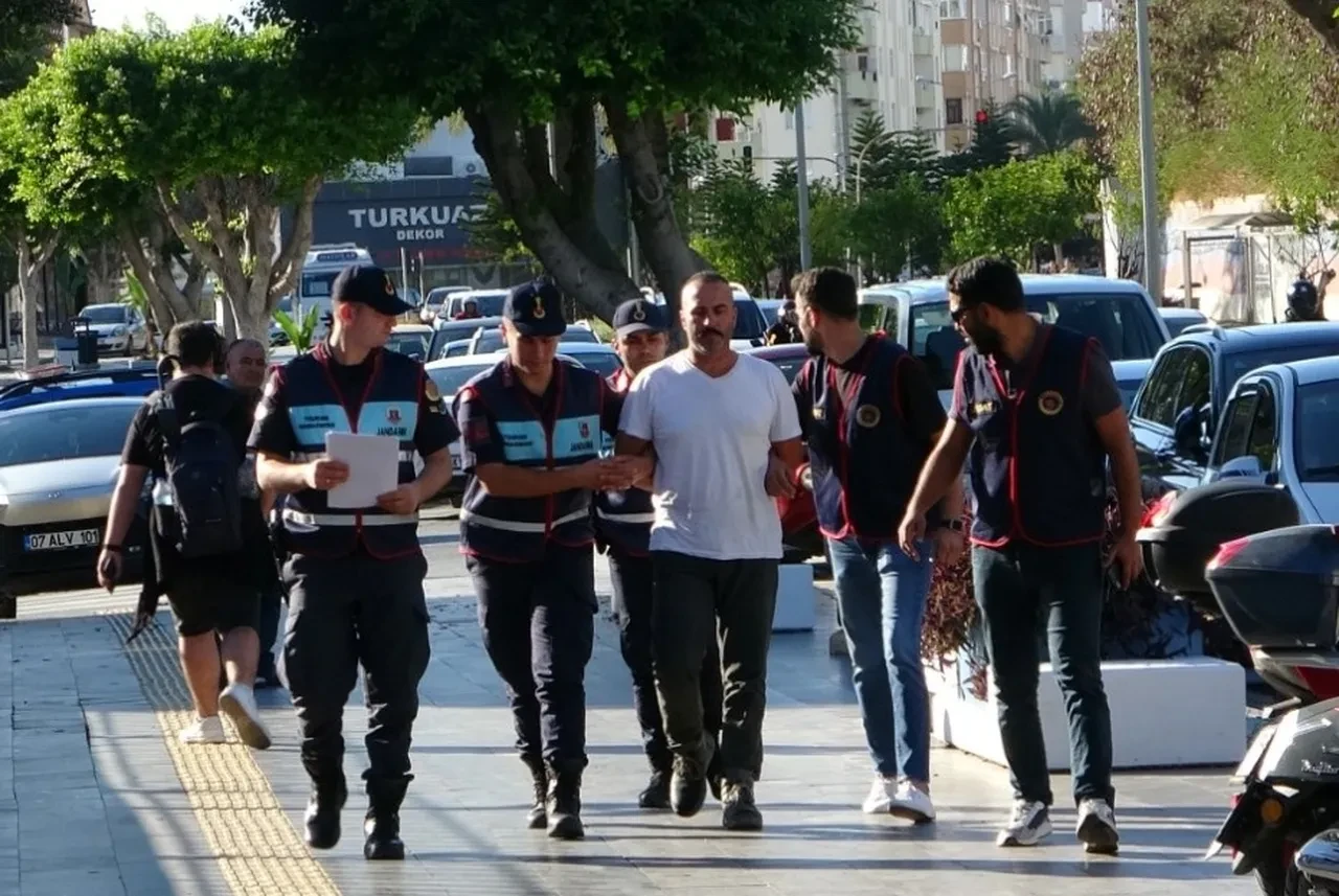 Çöp kamyonunda mesai arkadaşı katletti! Vahşi cinayetin nedeni şoke etti 