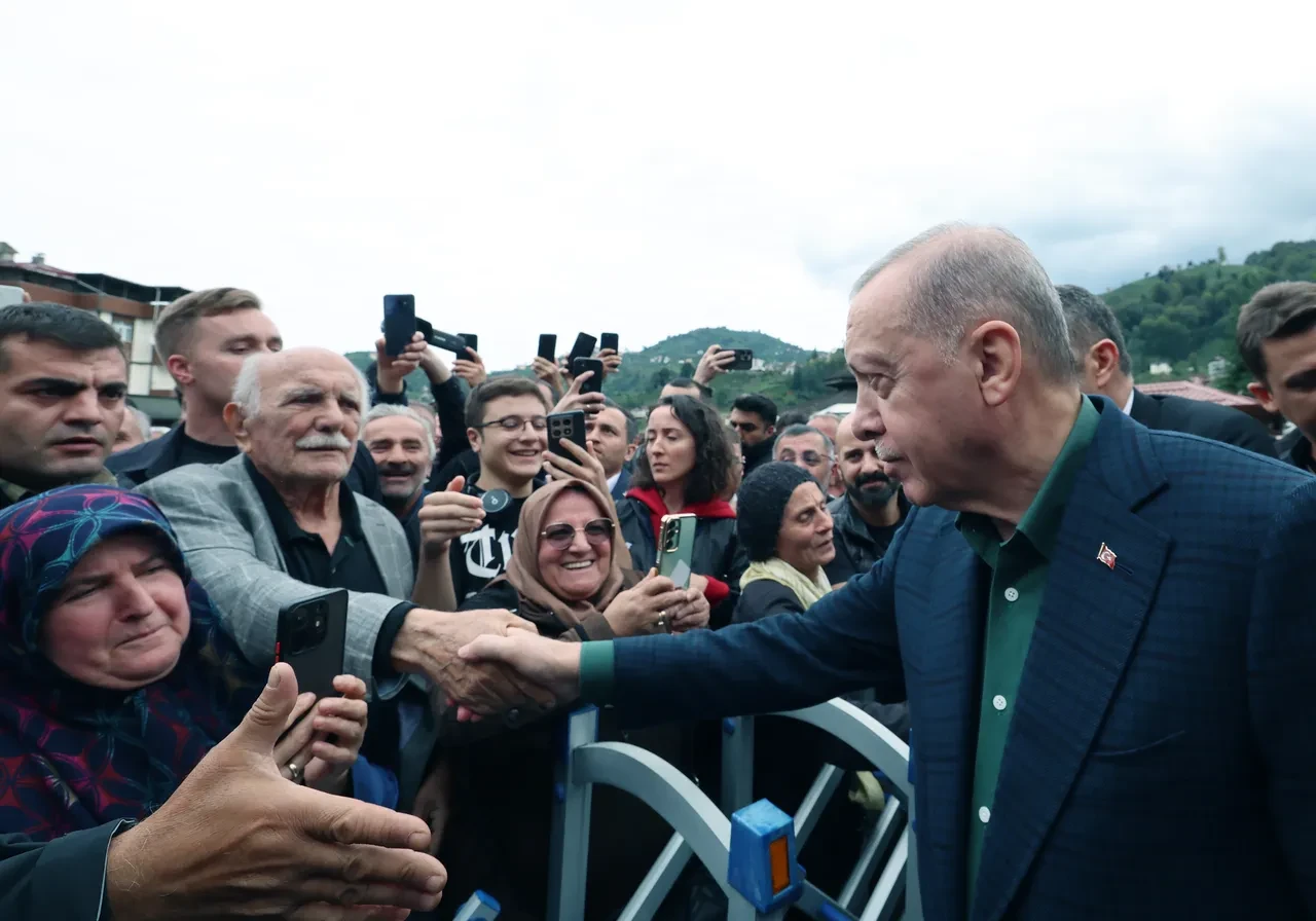 Cumhurbaşkanı Erdoğan'a Rize'de sevgi seli
