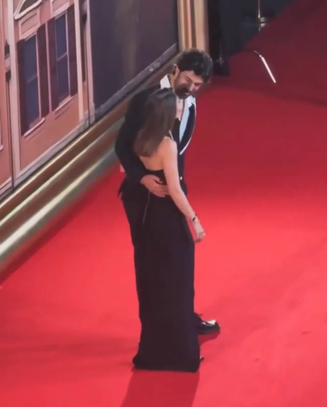 Engin Akyürek ile Aslı Enver uyumuna beğeni yağdı 