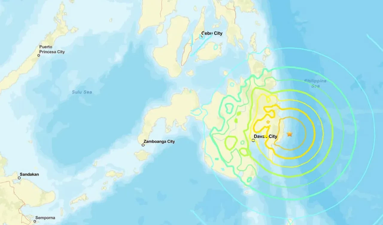 Filipinler'de şiddetli bir deprem daha! Binalar beşik gibi sallandı