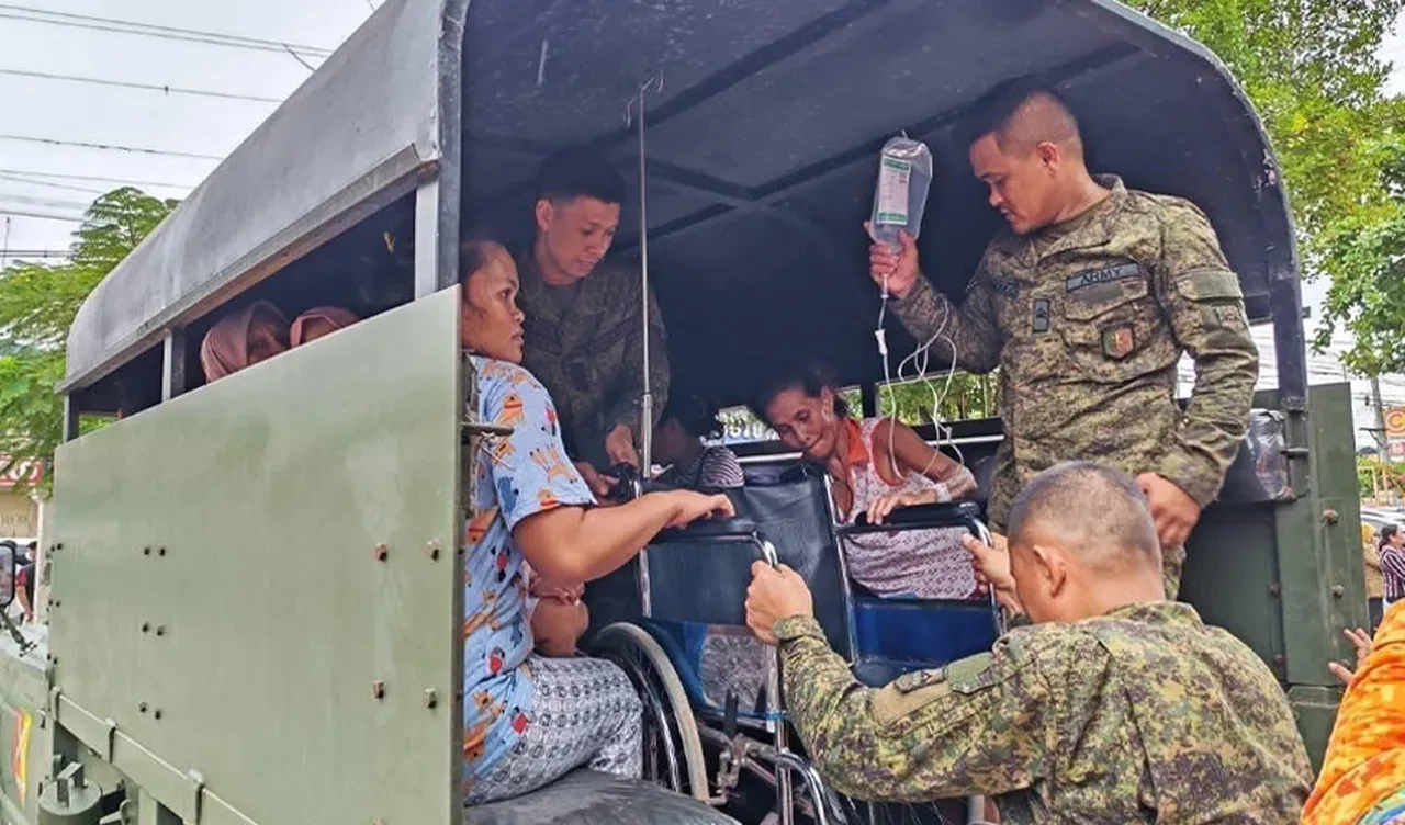 Filipinler'de şiddetli bir deprem daha! Binalar beşik gibi sallandı