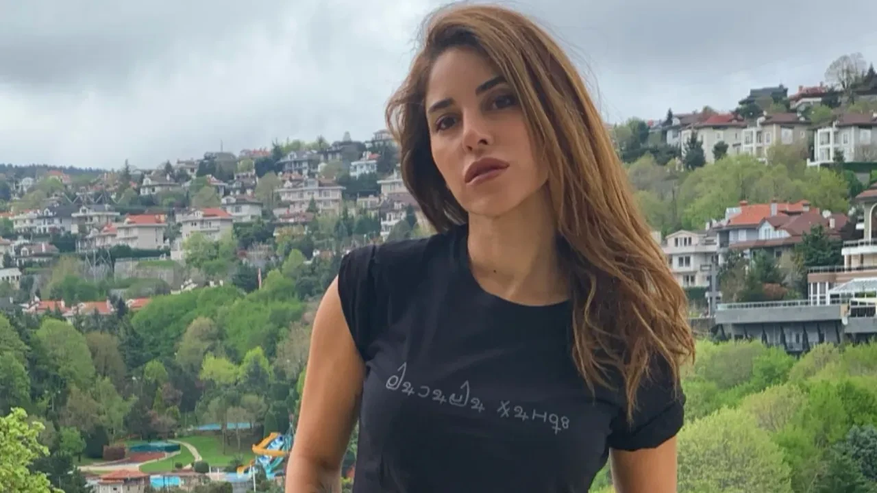 Irmak Ünal meme kanserine yakalandığını duyurdu! Takipçilerini tek bir konuda uyardı