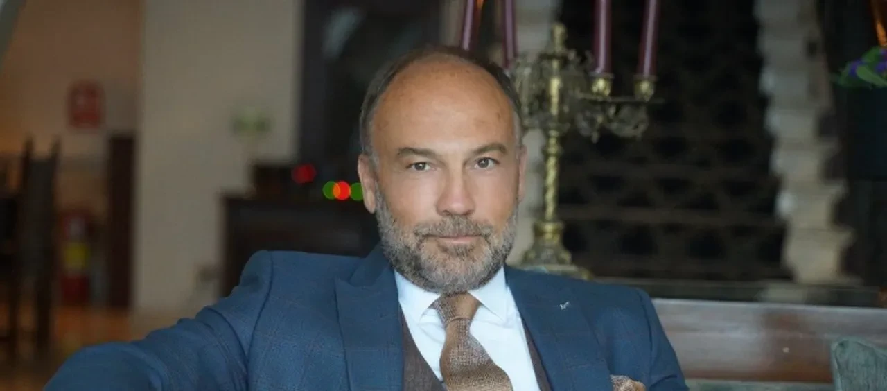 Kıskanmak dizisinde Özgü Namal'a yeni partner geliyor