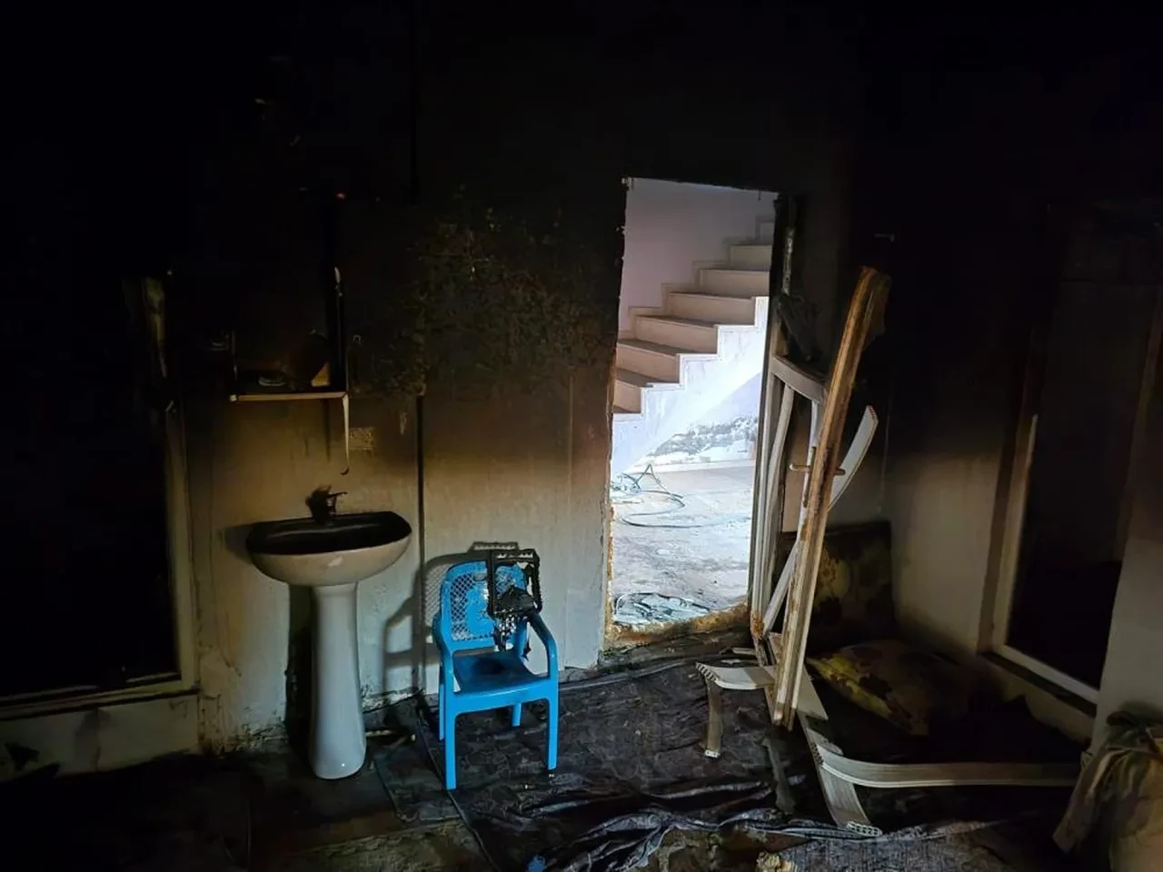 Mardin’de 3 katlı evde yangın faciası: 1 ölü, 12 yaralı!