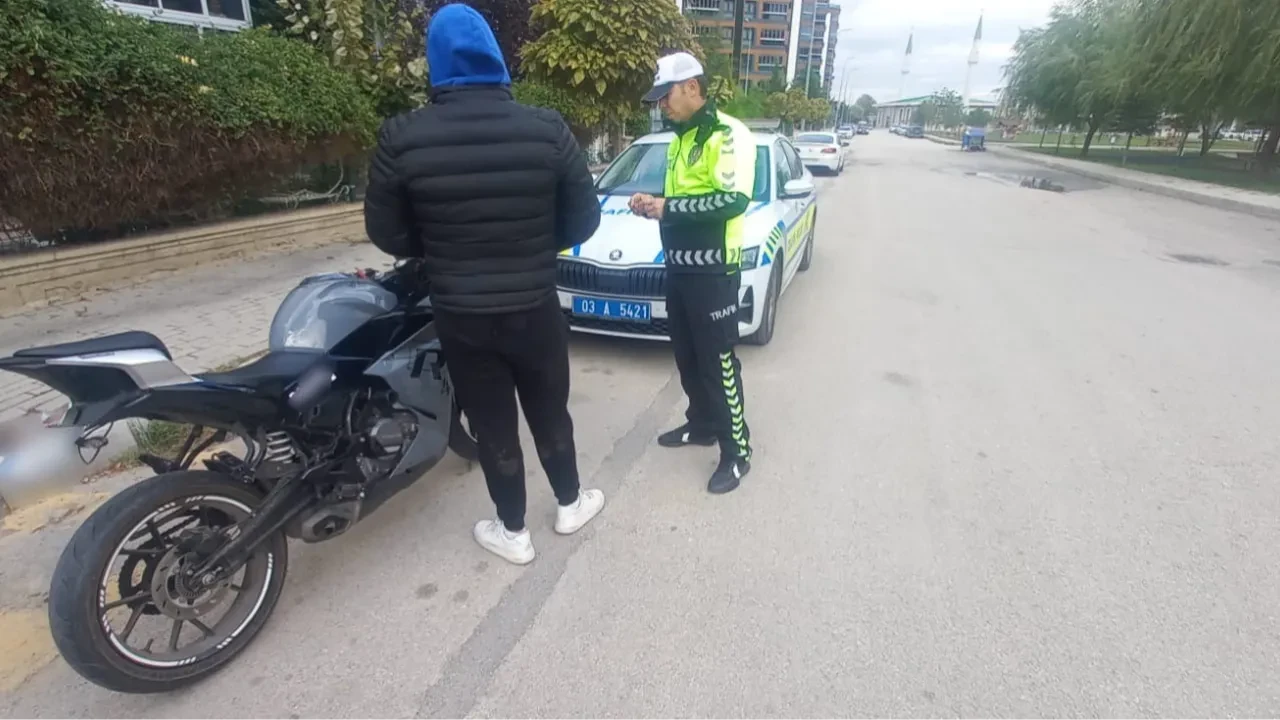 Plakasını bantla değiştirdi, polisten kaçamadı!