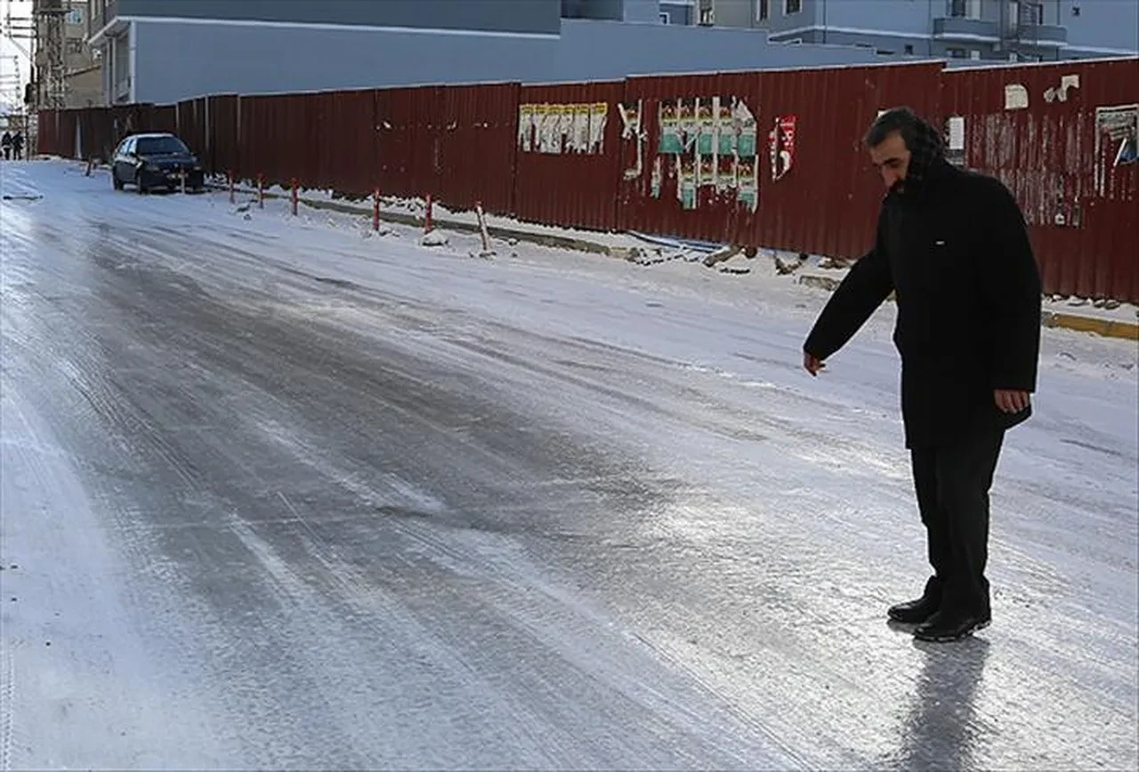 Sadece marşa basıp gitmeyin! Soğuk havalarda motorunuzu bitiren o kritik hatayı sakın yapmayın