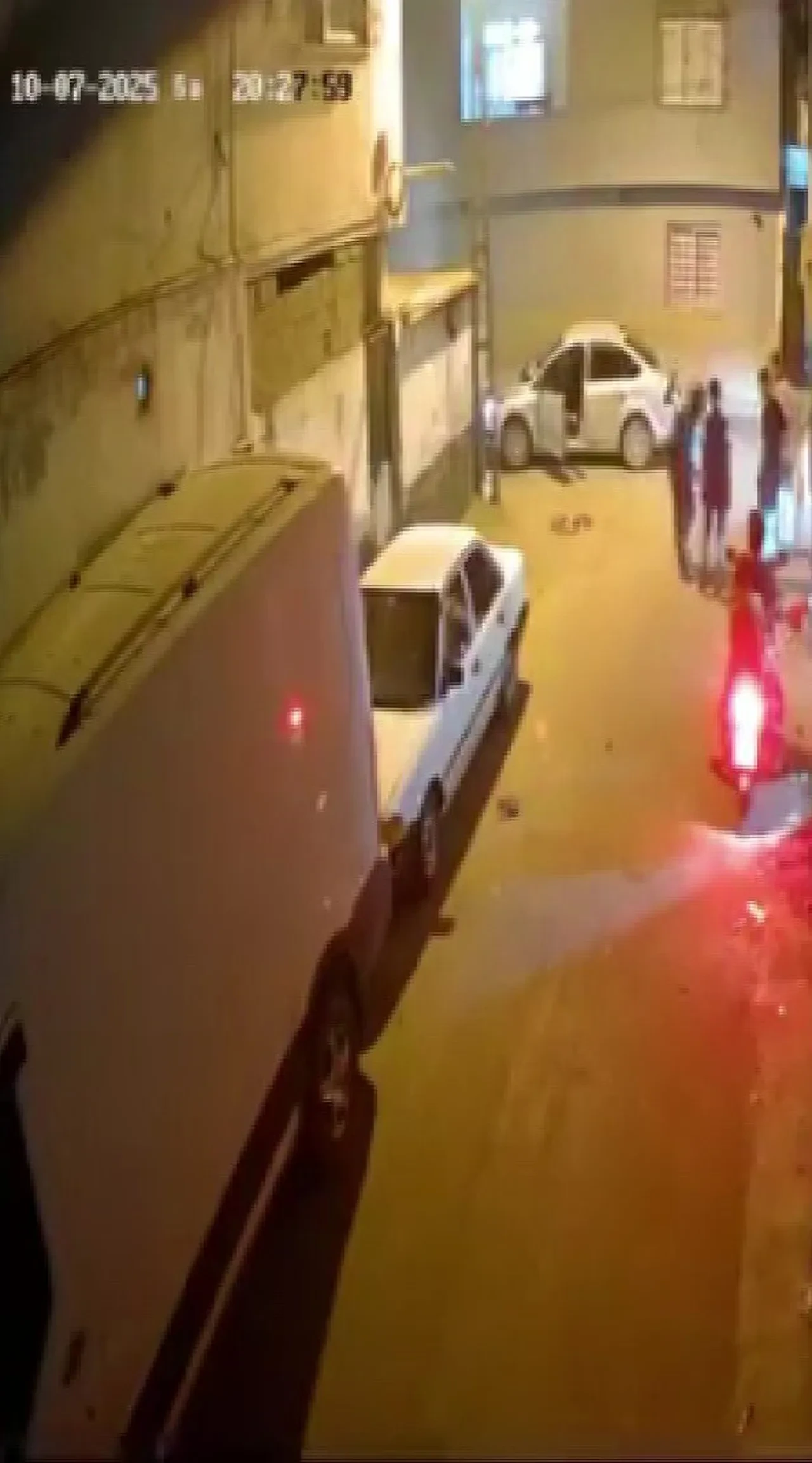 Sahte polis kılınığına girip arama yaptı! Savunması şoke etti