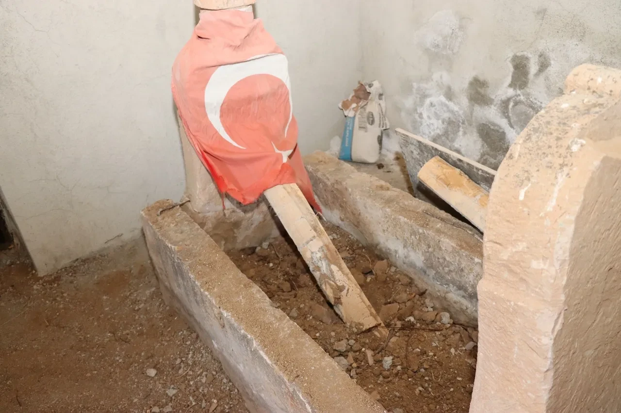 Skandal olay! Şehit mezarları tahrip edildi, savcılık harekete geçti