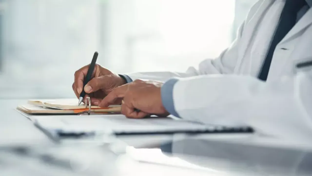 Usulsüz yeşil reçeteli ilaç yazan doktor tutuklandı