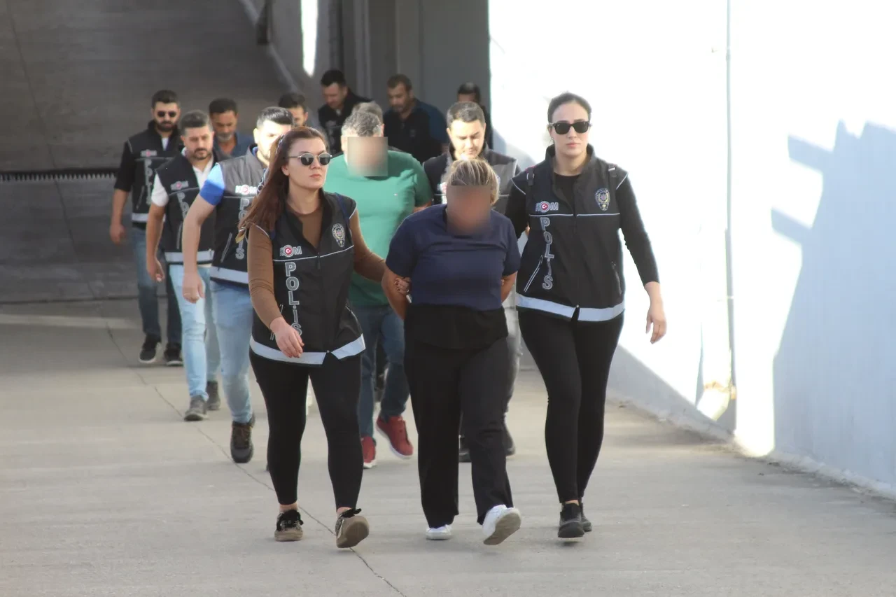 Adana'da nefes kesen operasyon! Sahte tapularla 80 milyon TL vurgun yapan şebeke çökertildi