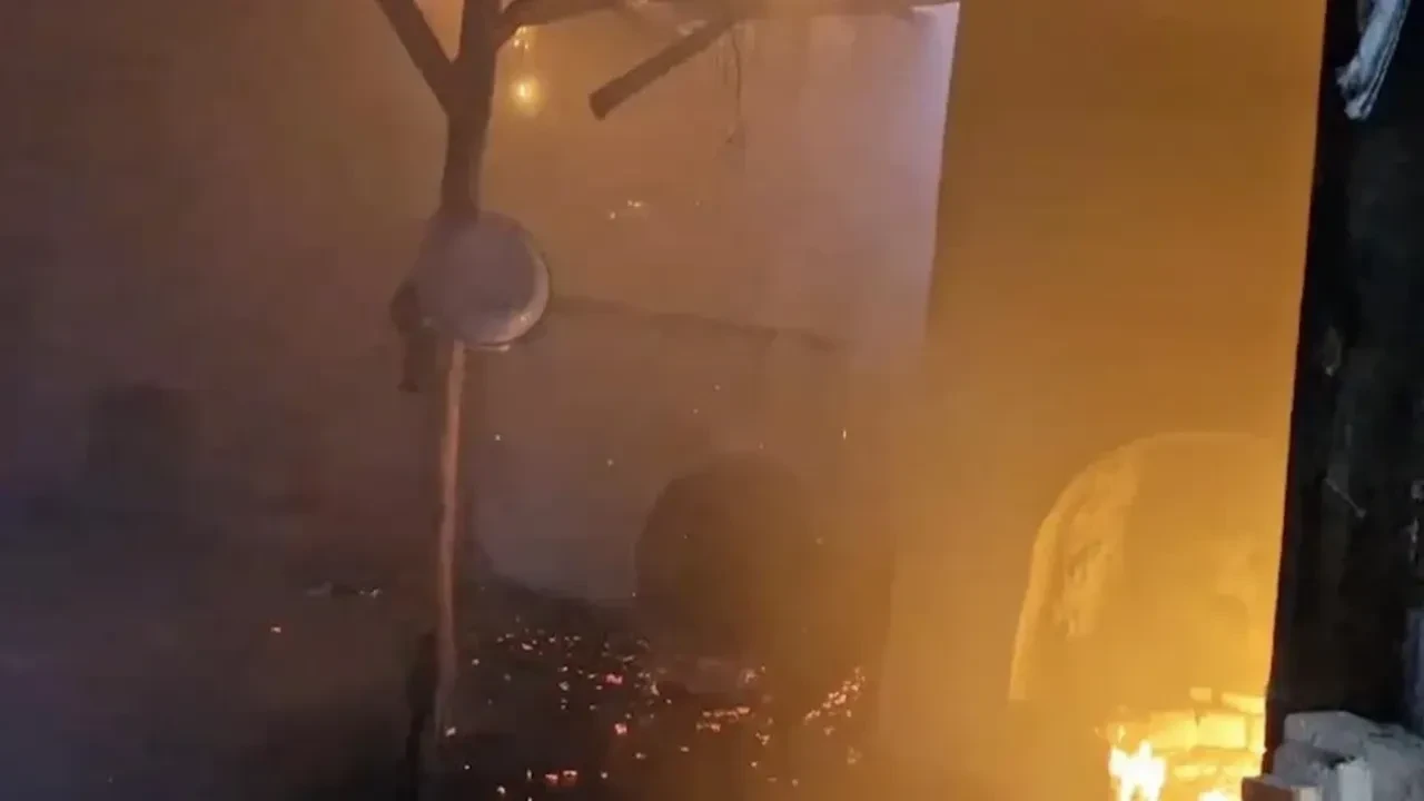 Çorum’da bir evin tandırlığında çıkan yangında tandırlık kullanılmaz hale geldi
