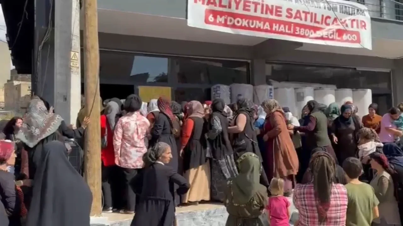 Duyanlar akın etti! İndirim kampanyası izdihama yol açtı