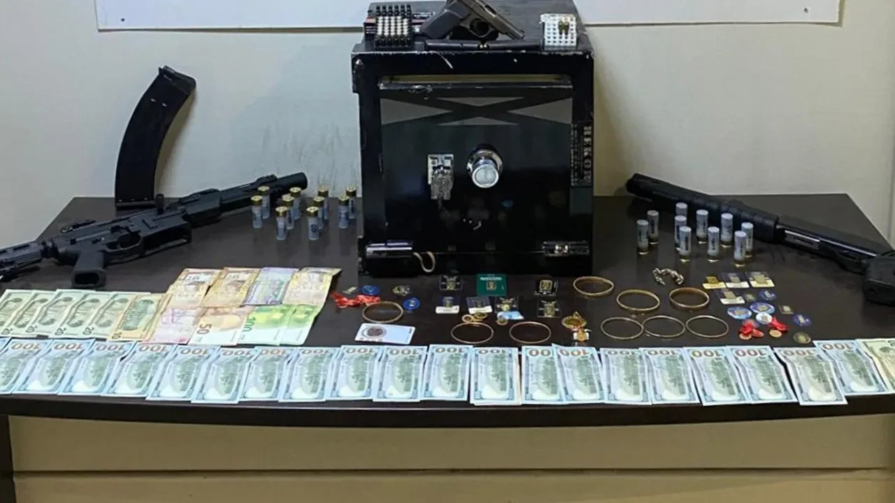 Evden çelik kasayı çaldılar, polis yakaladı: 4 gözaltı