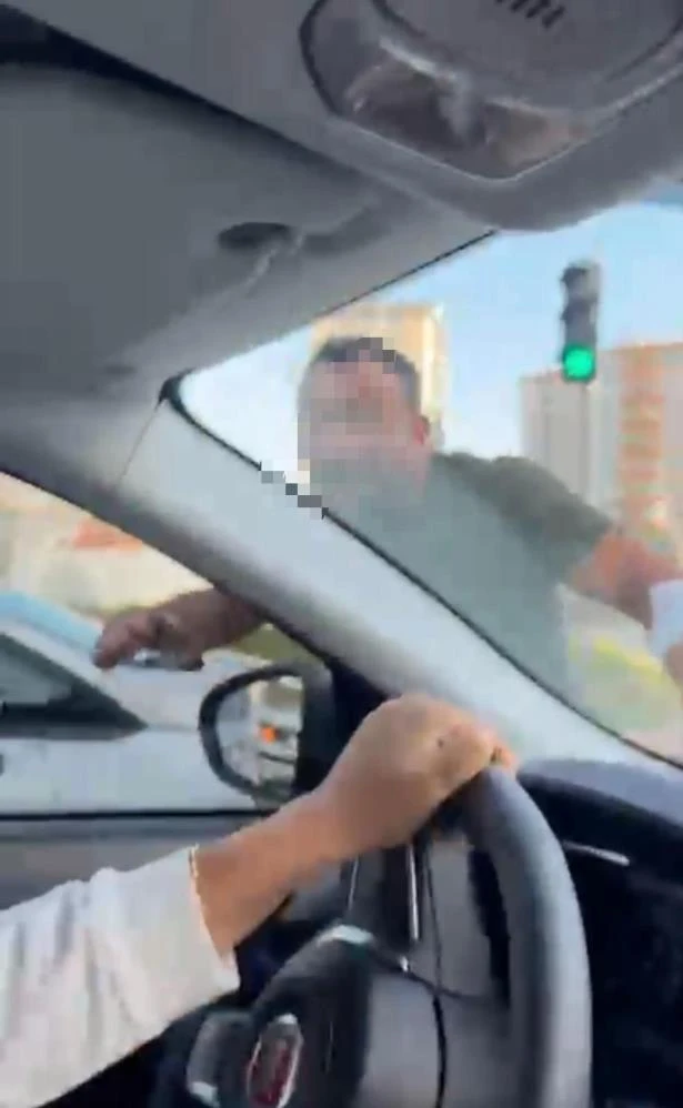 Kayseri’de trafikte tartıştığı kadınlara hakaret edip saldırdı! 