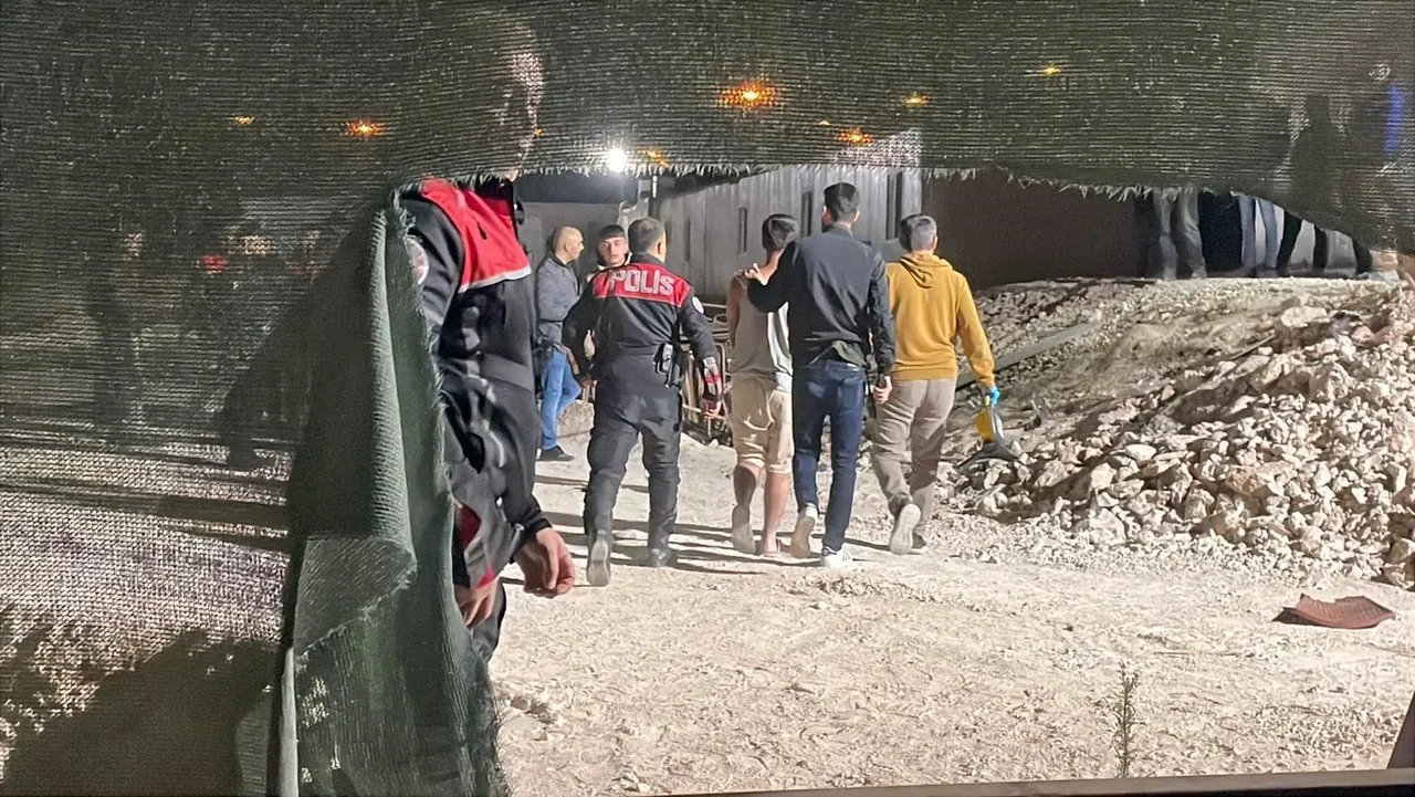 Karaman’da şantiye işçileri arasında  çıkan kavgada 4 kişi yaralandı