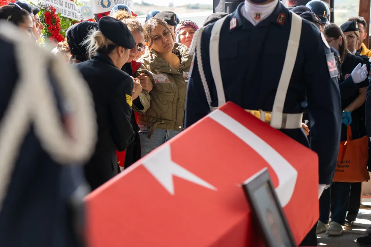 Şehit Astsubay memleketinde dualarla toprağa verildi!