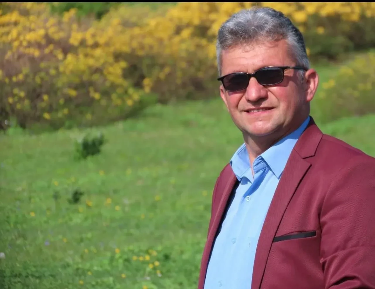 Giresunlu sanatçı şarkısını söylerken yere yığıldı! Dehşete düşüren anlar düğün kamerasına yansıdı